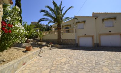 JR 1001 | MODERN 4 BEDROOM 3 BATH VILLA, WINTER LET | Available NOW | €1500 per month